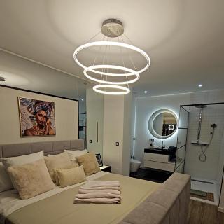 Dolce Waves Luxe Petit Déjeuner Jacuzzi Design et Vue Mer - 3