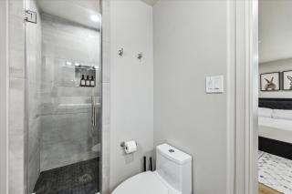Luxury 4Bd 2Ba w Hot-Tub & Cinema Room - 14 guest - 2