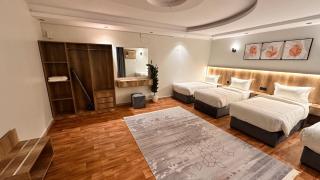 whole Floor with 3 bedrooms and privet terrace and jaccuzi 401 - 9