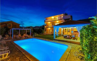 Holiday house with a swimming pool Kastel Luksic, Kastela - 23710 - Kaštela - 0