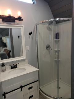 The Sunflower Studio Cottage - 3