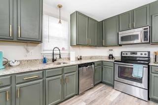Durham home 15 away from RTP w king bed and free wifi - 6