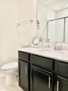 Luxury 2bd 2 bath Condo Home 221 - 1
