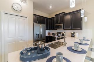 Luxury Resort Condo Minutes from Disney 169 - Kissimmee - 1