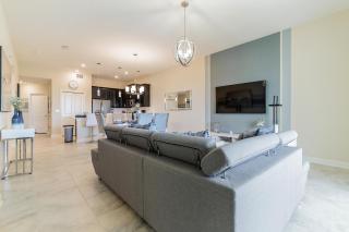 Luxury Resort Condo Minutes from Disney 169 - 0