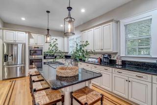 Elegant Mansion on Park in Historic Avondale - 1