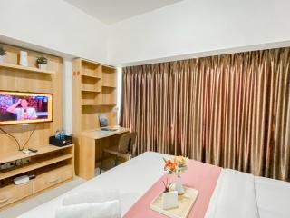 Well Designed Studio Springlake Summarecon Bekasi Apartment By Travelio - 5