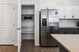 Frisco Business Class, Modern Executive Suite - 5