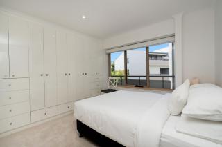 Spacious 2-Bed Apartment Near Dining & Attractions - Kingston - 2