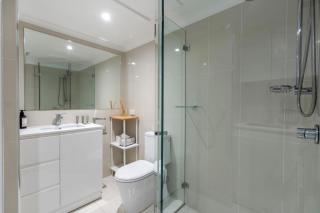 Spacious 2-Bed Apartment Near Dining & Attractions - Kingston - 1