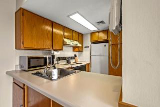 Sleeps 4*Private Balcony w/ Views*Heated Pool - Gatlinburg - 7