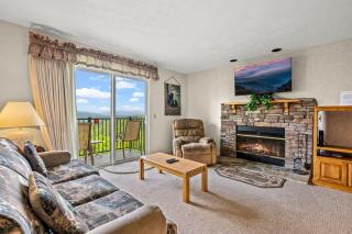 Sleeps 4*Private Balcony w/ Views*Heated Pool - Gatlinburg - 2