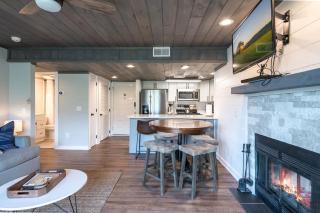 Modern Mountain Escape - Gatlinburg - 4