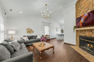 Comfortable home in Raleigh w big fenced backyard - Raleigh - 1