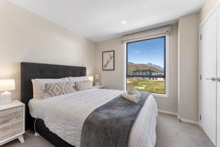 Modern 4BRs Townhouse in Frankton, Walk to Shops & Cafes, 5mins to Airport - Queenstown - 7