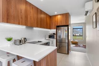 Modern 4BRs Townhouse in Frankton, Walk to Shops & Cafes, 5mins to Airport - Queenstown - 9
