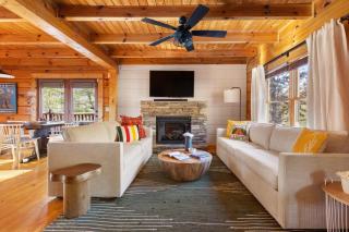 Redesigned Hot Tub Firepit Billiards Pigeon Forge Riverbend by AvantStay - Sevierville - 9