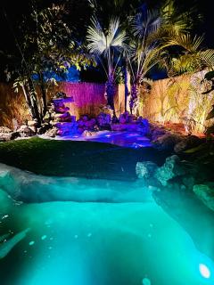 Tropical Luxury Paradise - Fully Renovated in WPB - 9