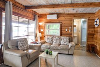 The Severn - 2 bedroom Waterfront Cottage - Hydro Glen - 2