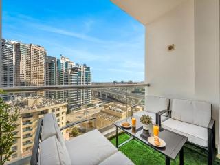 Spacious High Floor Apartment Dubai Marina - 6