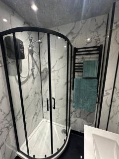 Private En-suite Room In West Bridgford - Room #2 - Nottingham - 3