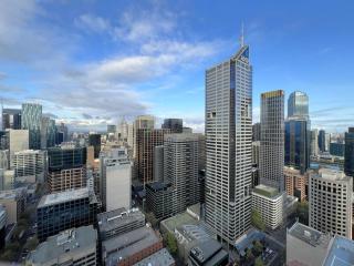 2 BR 1 BATH, Free Parking, Southern Cross, Lvl 42 - 2