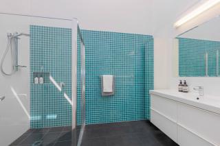 Laze at Lighthouse - family home with pool, heated pool Oct to Mar - 9