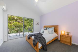 Laze @ Lighthouse - family home with heated pool - Port Macquarie - 2