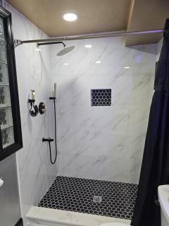 Beautiful Studio Apartment - - 2