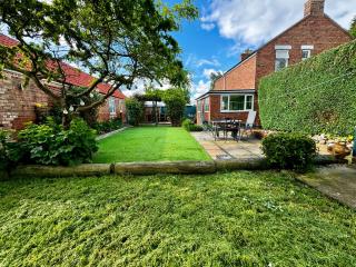 Luxury Isla Cottages, Bourne! Dog-Friendly, Countryside Views, Garden, Parking, 5mins Pubs - Family Holiday - Lincolnshire - 9