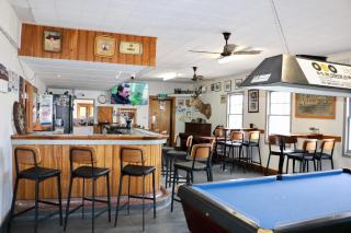 Lachlan Hotel - - 9