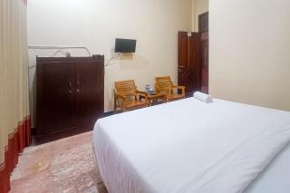 RedDoorz at Senaz Guesthouse Mataram - Mataram - 2