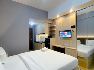 Serene and Tidy Studio Apartment Transpark Juanda Bekasi Timur By Travelio - 6
