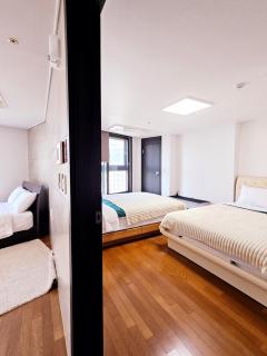 2 minutes run to the sea only 152m, special benefit of Spa Waterpark 195m away - Busan - 7
