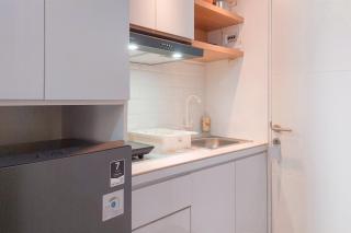 Good Place Studio at Urbantown Serpong Apartment By Travelio - 3