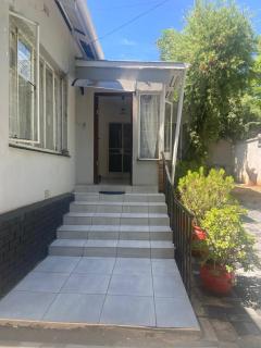 Bennyz Guest House - 5
