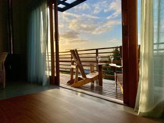 Sunset Loft Retreat - 0