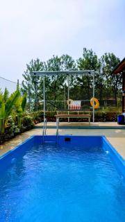 Little Swiss, By the lake - Shirwal - 1