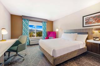 Hilton Garden Inn Colorado Springs Airport - 8