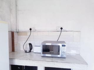 Mamdalis House Private Ensuite Room - Ngambo - 4