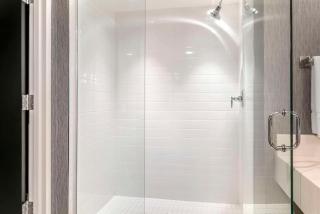 Radisson Plaza Hotel and Suites Kalamazoo - Kalamazoo - 3