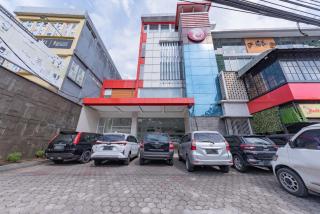 RedDoorz Hostel at Kiara Cozy Kircon Bandung - Bandung - 9
