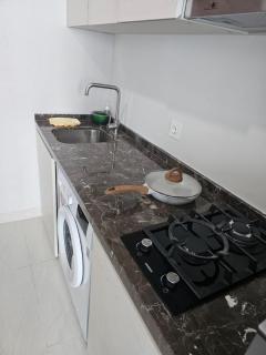 Green Sedayu Apartment Deluxe by Ellison - Jakarta - 6