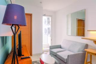 Comfort 2BR at Cinere Bellevue Suites Apartment By Travelio - 1