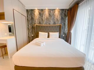 Comfort Living Studio at Patraland Amarta Apartment By Travelio - 8