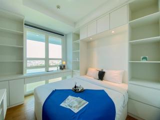 Good Place 1BR CitraLake Suites Apartment By Travelio - 0