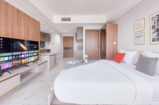 Good Place and Comfy Studio Apartment at The Smith Alam Sutera By Travelio - 5