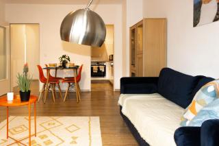 Gemütliche 2-Zimmer Wohnung, zentrale Lage, Smart TV - - 3