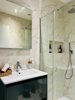 Elegant Sky Apartment with SPA - Luxembourg - 3