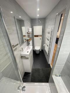 Self-contained studio with folding down Bed - Oxford - 6
